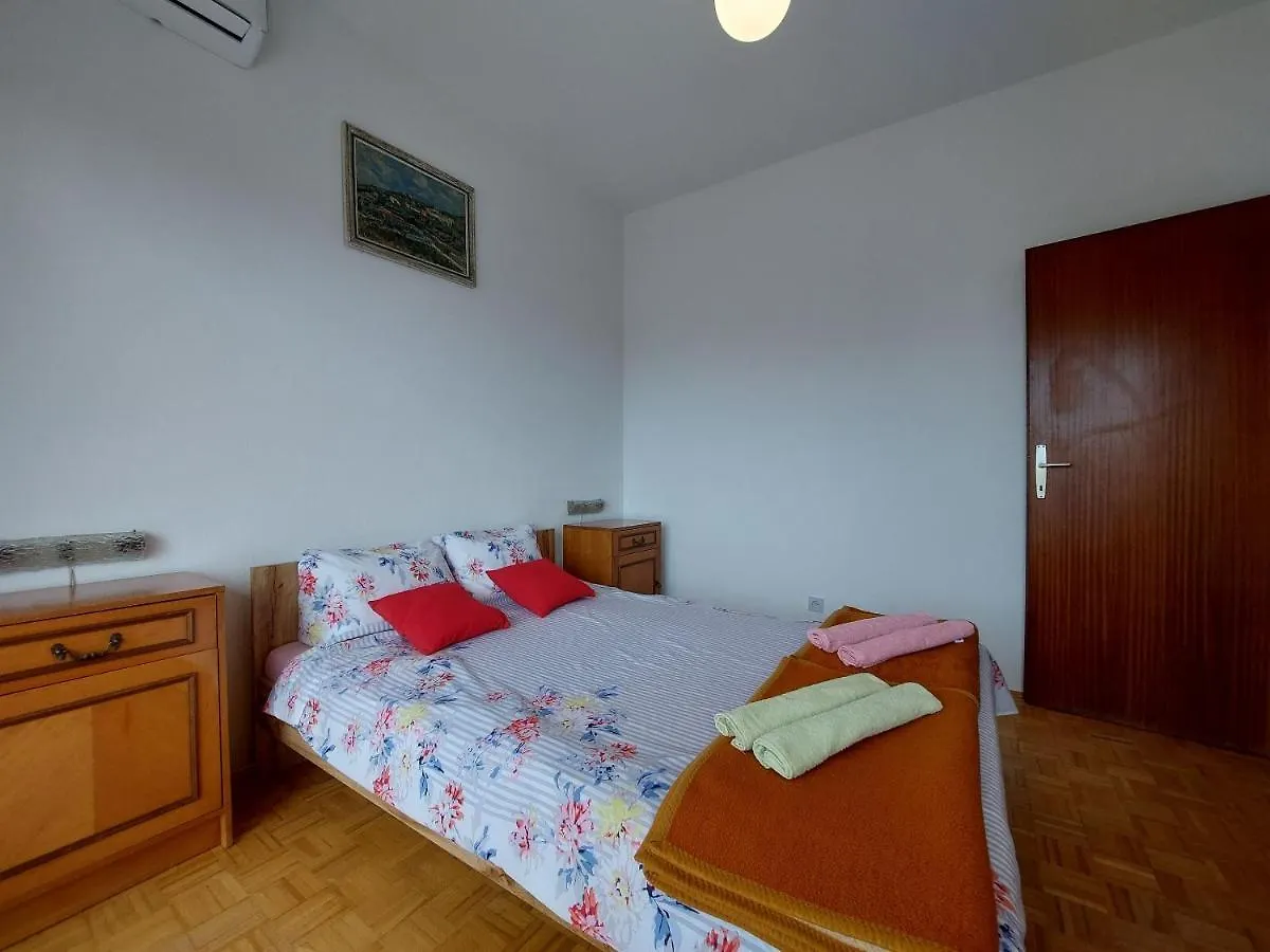 Apartment Robi Bribir